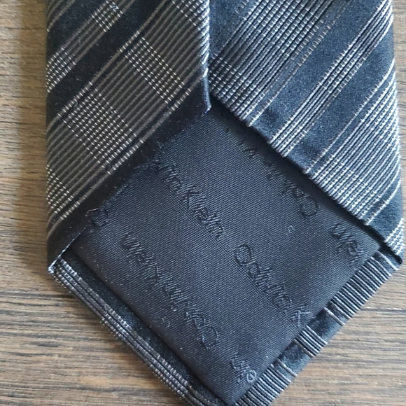 Calvin Klein Silk Tie - Picture 7 of 10
